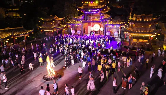 第九界世界摄影大会走进湘西芙蓉镇